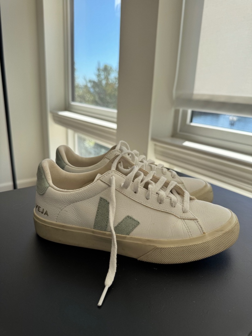 VEJA Campo Leather sneakers in White/Matcha, size EU 38 / US 7